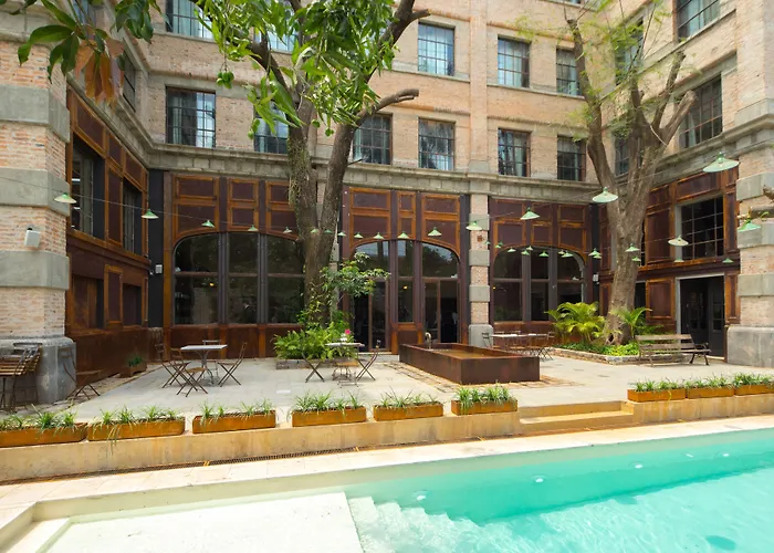 Factoria Hotel